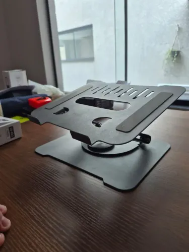 Suporte metálico para notebook