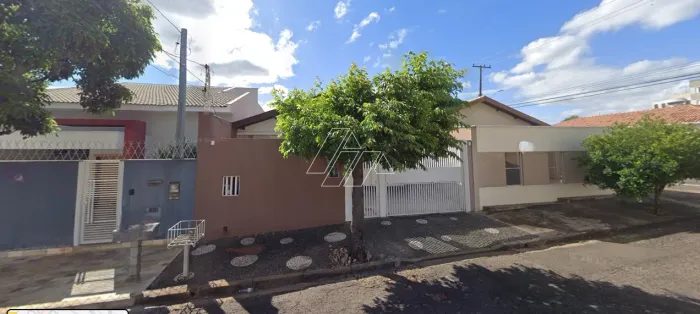 Casa à venda no bairro Fragata Marília/SP