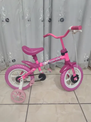 Bicicleta infantil menina