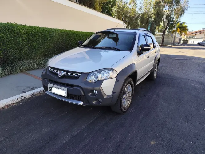 Fiat Palio Weekend Adventure Locker 1.8 Flex 2013