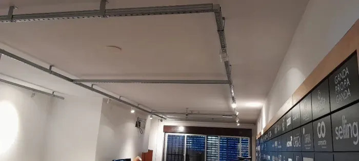 luminaria led montada em trilho metálico - para sala .... corredor.... 3 unidades