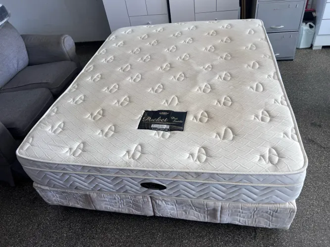 Cama Box Queen