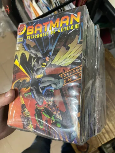 Gibi Batman os vigilantes de Gotham número zero a 46 volumes dc abril