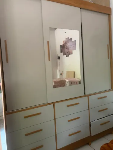 Vende se guarda roupa