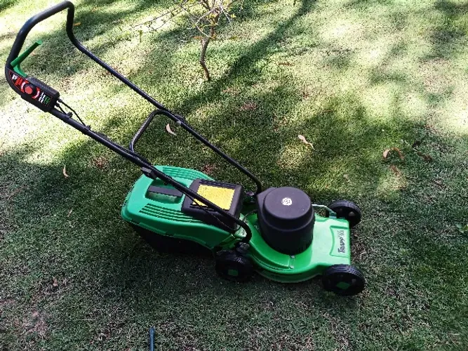 Cortador de grama Trap KM400 1800W