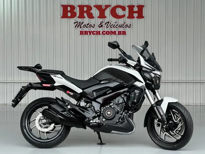 DOMINAR D400 ABS BRANCA 2026/2027
