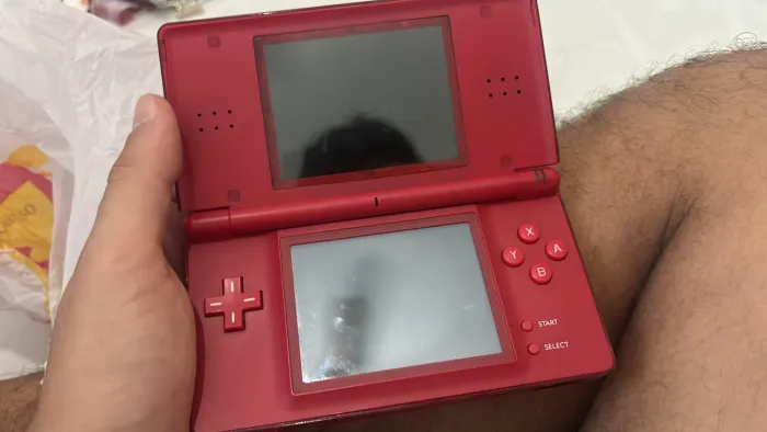 Nintendo DS Lite Crimson Red (Vermelho e Preto).