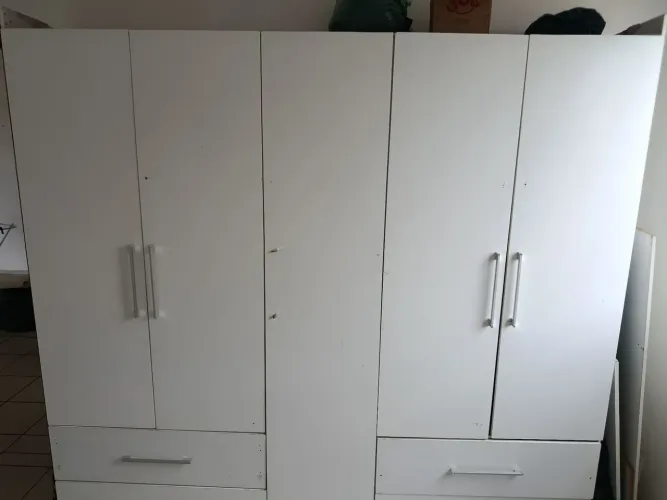 Guarda roupa branco