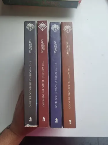 Livros The Witcher em bom estado