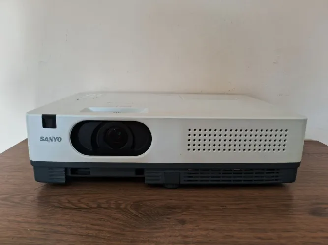 Projetor Sanyo XD2200