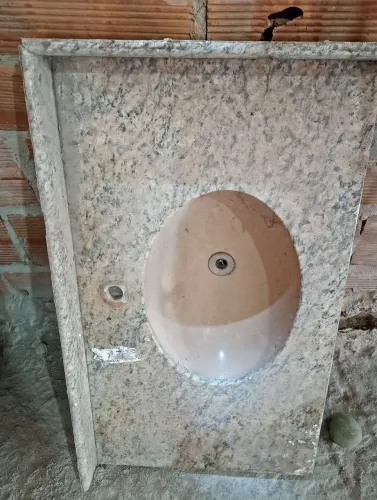 Vendo pia de granito 50 cm de largura por 85 de cumprimento