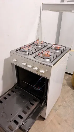 Fogão Esmaltec semi novo 300,00