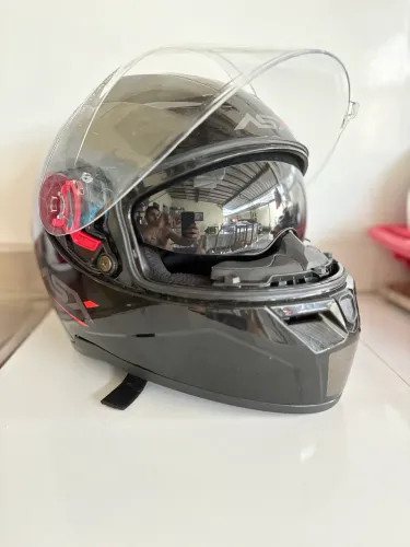 Capacete ASX com óculos interno 
