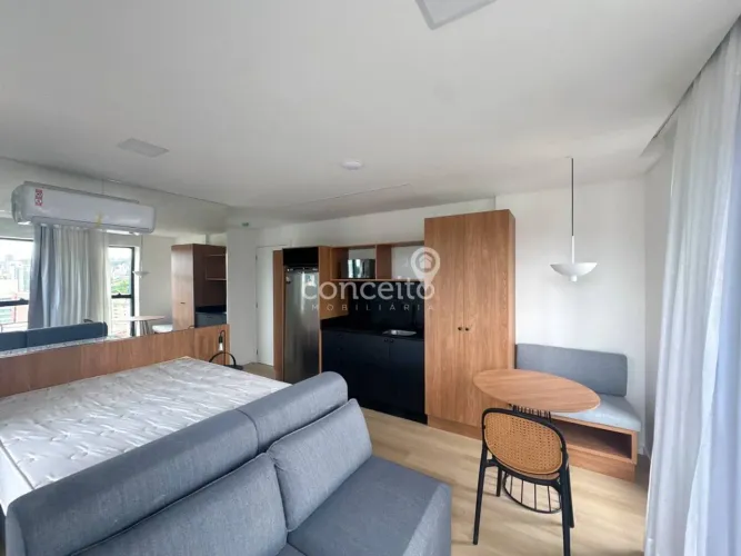Loft Mobiliado a 400M da Vila Germânica!