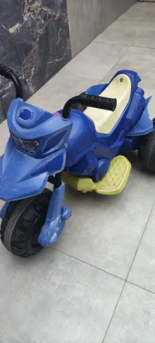 Moto elétrica infantil
