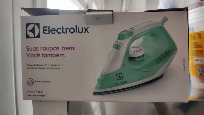 Ferro elétrico a vapor Electrolux 110w