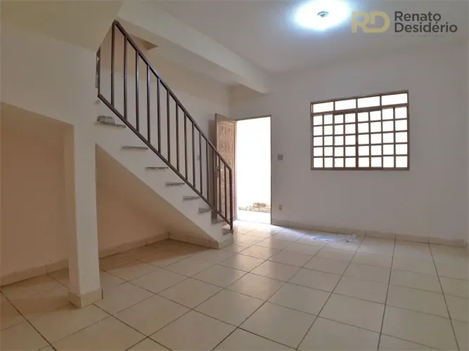 CASA GEMINADA 2 QUARTOS COM 75m² PARA ALUGAR NO ESPLANADA!