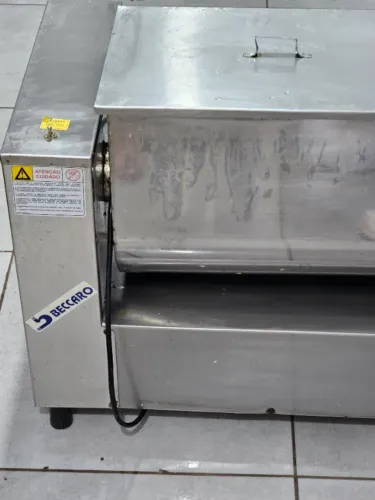 Misturador de carne para fabricação de linguiça
