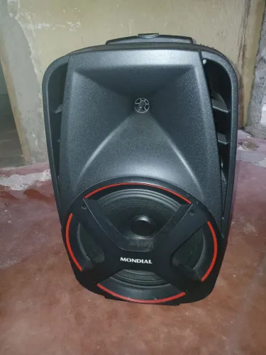 Vendo caixa de som novíssima 2 meses de uso perfeita
