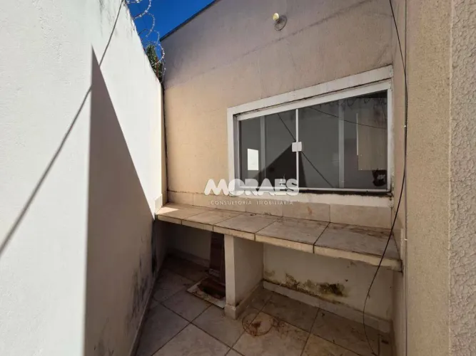 Casa com 3 quartos, 143 m² - venda por R$ 330.000 ou aluguel por R$ 2.000/mês - Parque Bau