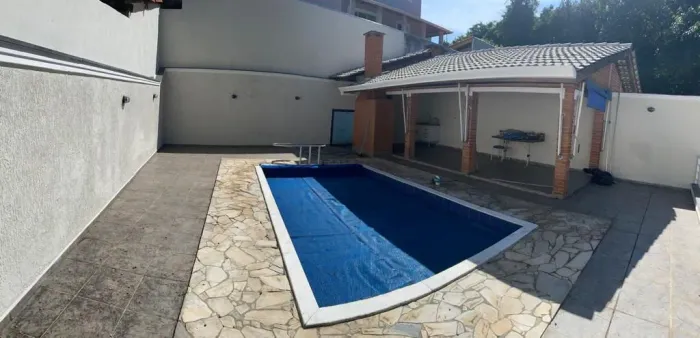 Oportunidade Casa para venda com piscina em Aruja