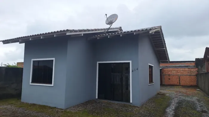 Alugo casa no Ulysses Guimarães 