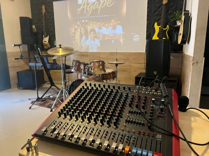 Banda GOSPEL com músicos adolescentes para seu evento