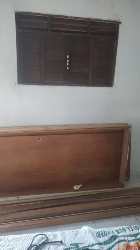 Vende-se portas usadas já com os batentes e acabamento