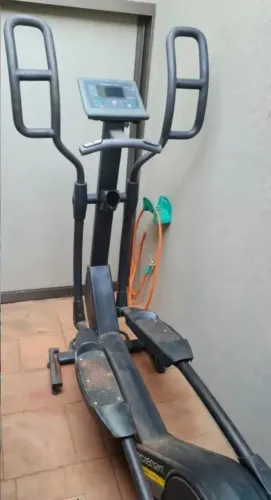 Elíptico Movement rt240