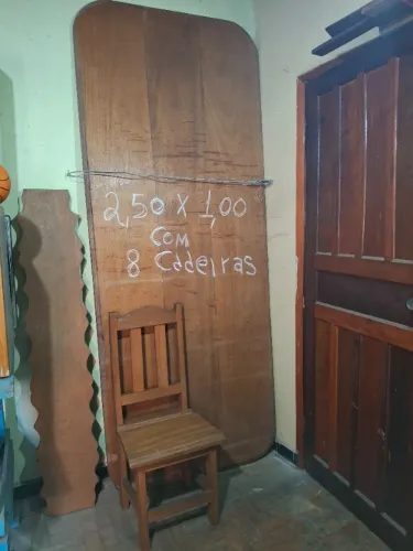 Mesa e cadeiras