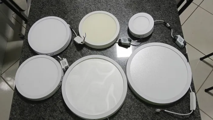 Lâmpadas de led de sobrepor