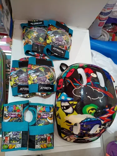 VENDO KIT DE PROTEÇÃO INFANTIL PARA PATINS, PATINETE, SKATE, BIKE