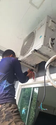 INSTALAÇÃO E MANUTENÇÃO DE CENTRAIS DE AR 