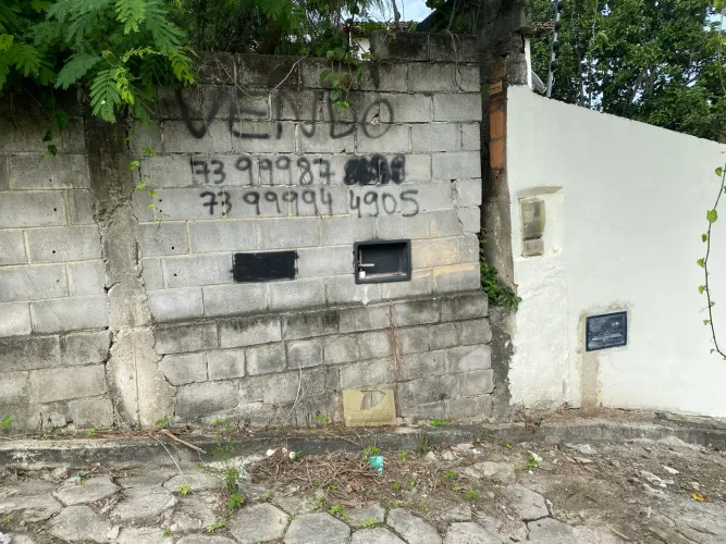 Vendo Construção no Centro de Itabatan