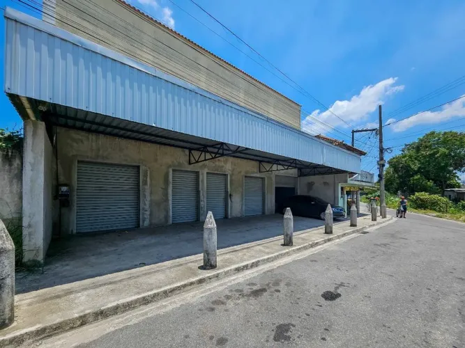 Loja de 538 m² no Laranjal - São Gonçalo/RJ- Alugue por R$ 8.000/mês + taxas