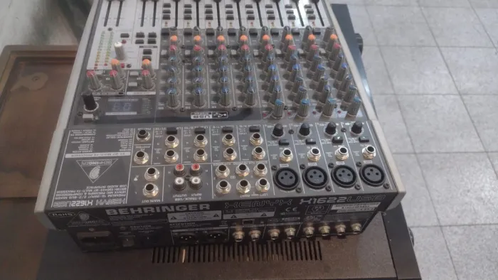Mesa de Som Behringer Xenyx X1622USB original - 16 entradas com interface USB
