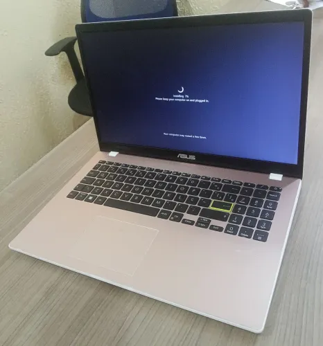 Notebook Asus modelo novo