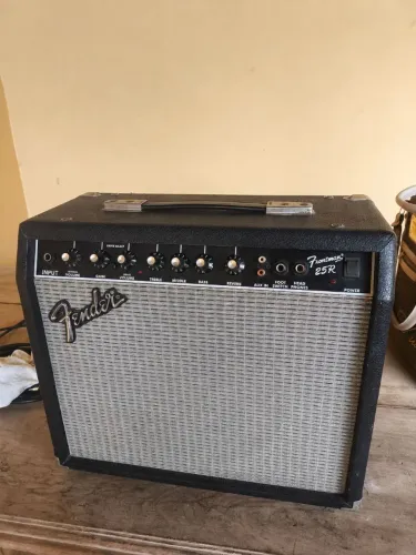 Amplificador Fender Frontman 25R 