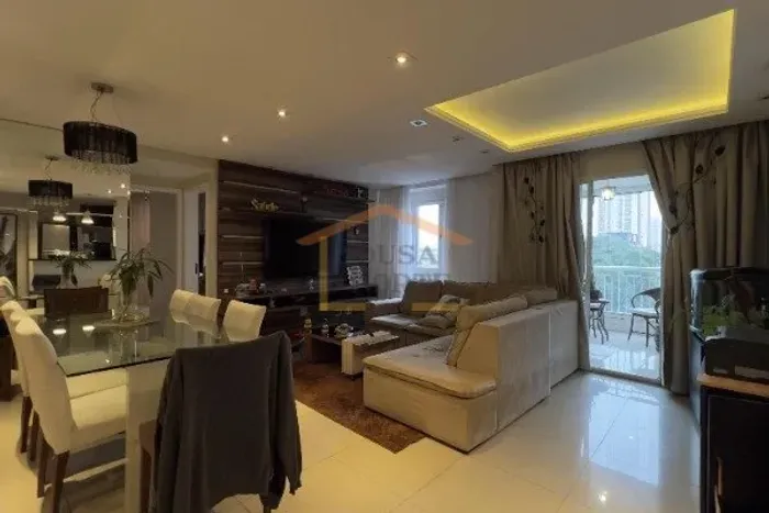 Apartamento, 2 dormitórios, sendo 1 suíte, 2 vagas de garagem. 85m². Centro