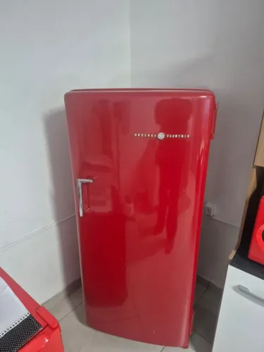 Refrigerador Antigo