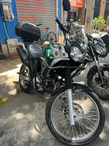 Tenere 250 18/19 muito nova