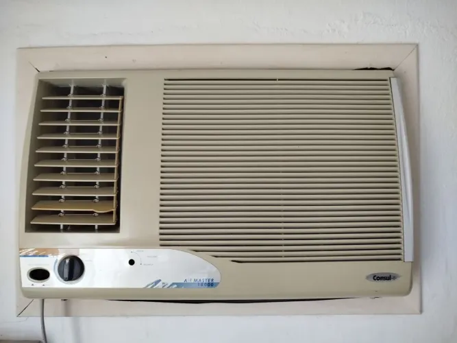 Ar condicionado de janela de 18000 btus - 220 V - Consul