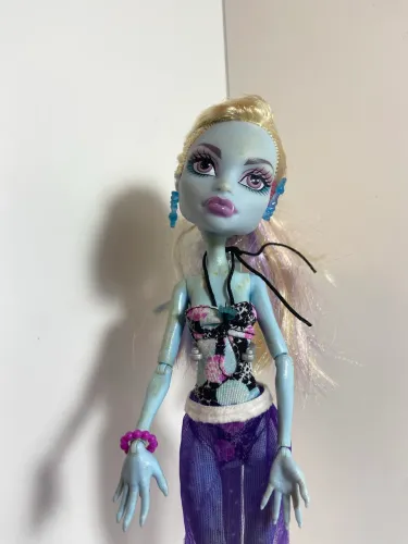 Boneca Abbey Monster high