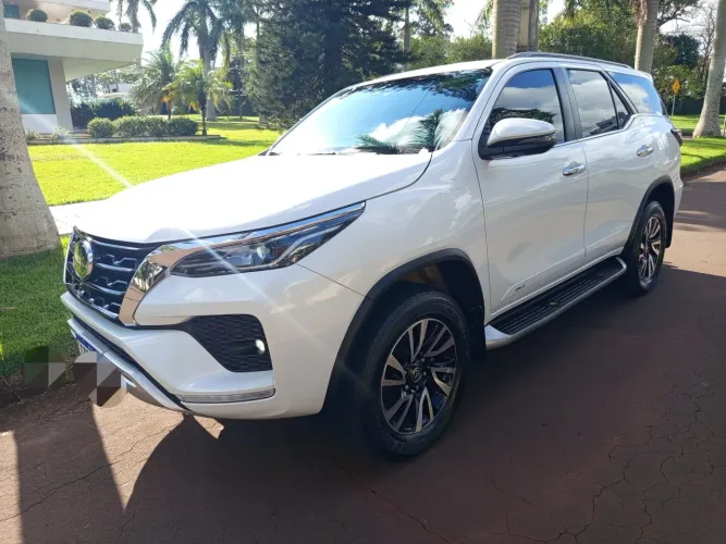 Toyota Hilux SW4 SRX 4X4 2.8 TDI 16V Dies. Aut. 2023