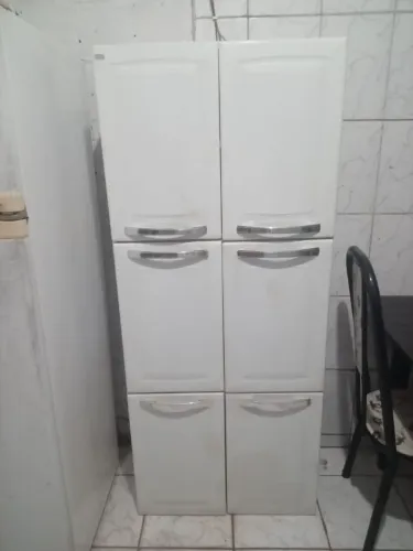 VENDO UM.PANELEIRO DE FERRO ITATIAIA BEM CONSERVADO