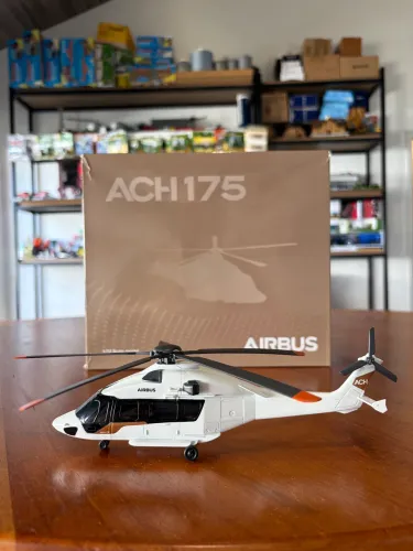 Miniatura de helicóptero Airbus ACH175 1/72