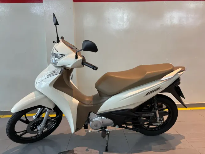 Biz 125 2024 1.500km Extramamente nova 