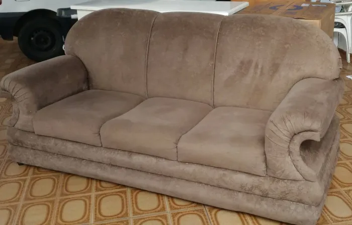 Sofa 3 lugares tecido sued