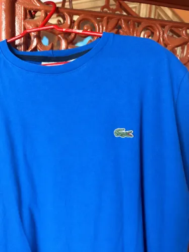 Camiseta Lacoste Original - Azul Nunca usada. Modelagem Regular Fit. Tamanho L
