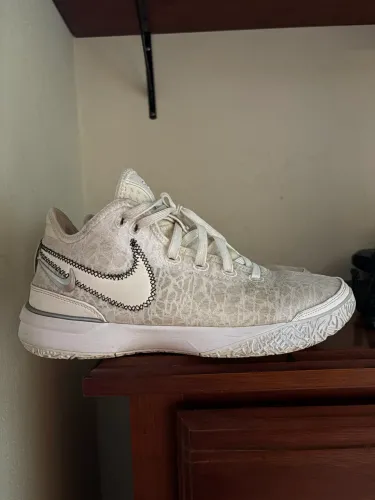 Tênis Nike Lebron Nxxt branco 41